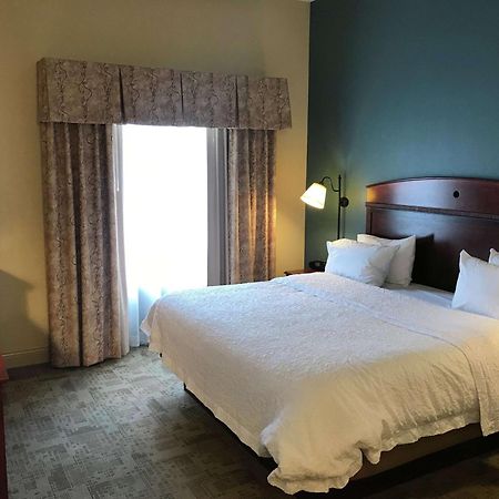 Hampton Inn & Suites Bloomington-Normal Exteriör bild