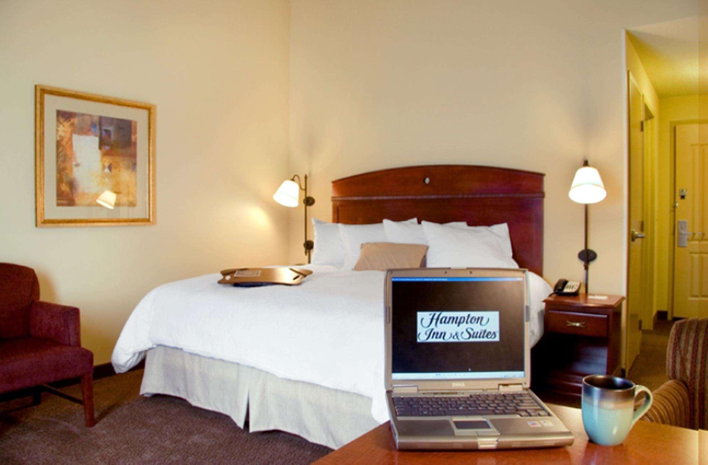 Hampton Inn & Suites Bloomington-Normal Exteriör bild