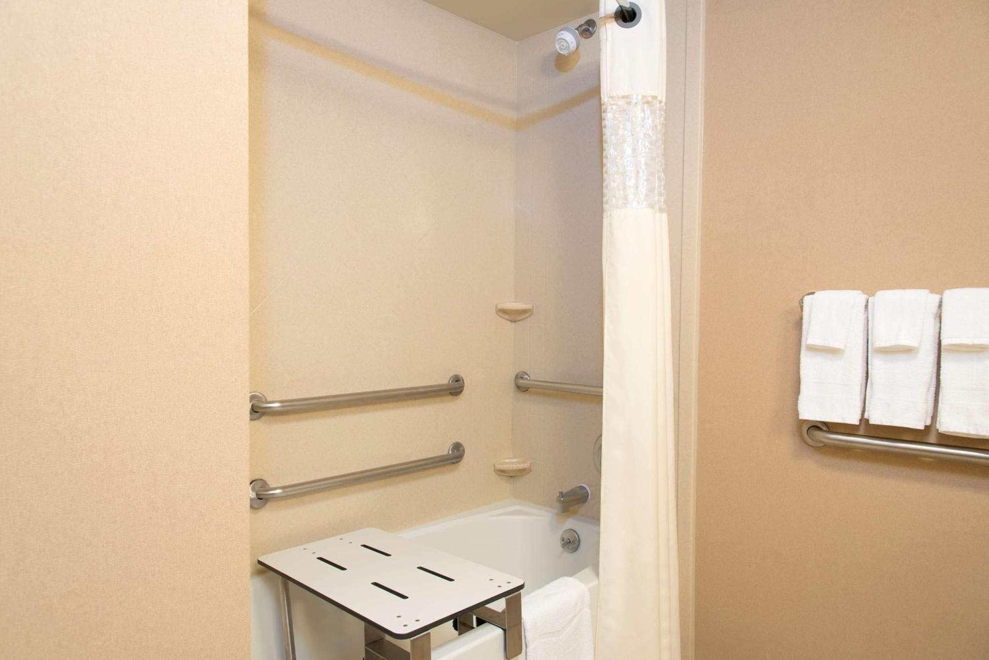 Hampton Inn & Suites Bloomington-Normal Exteriör bild
