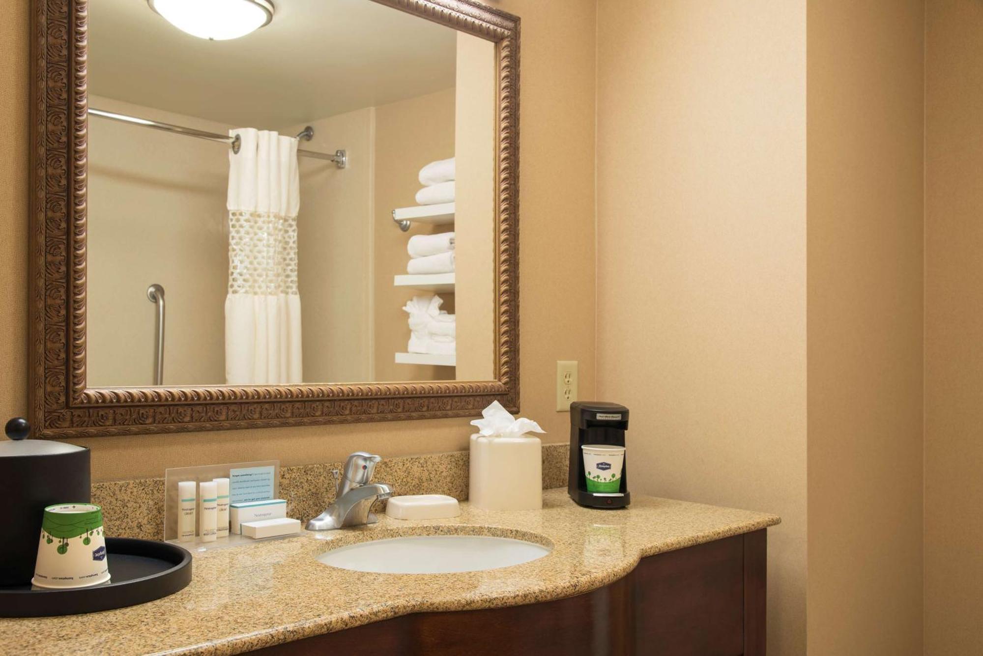 Hampton Inn & Suites Bloomington-Normal Exteriör bild