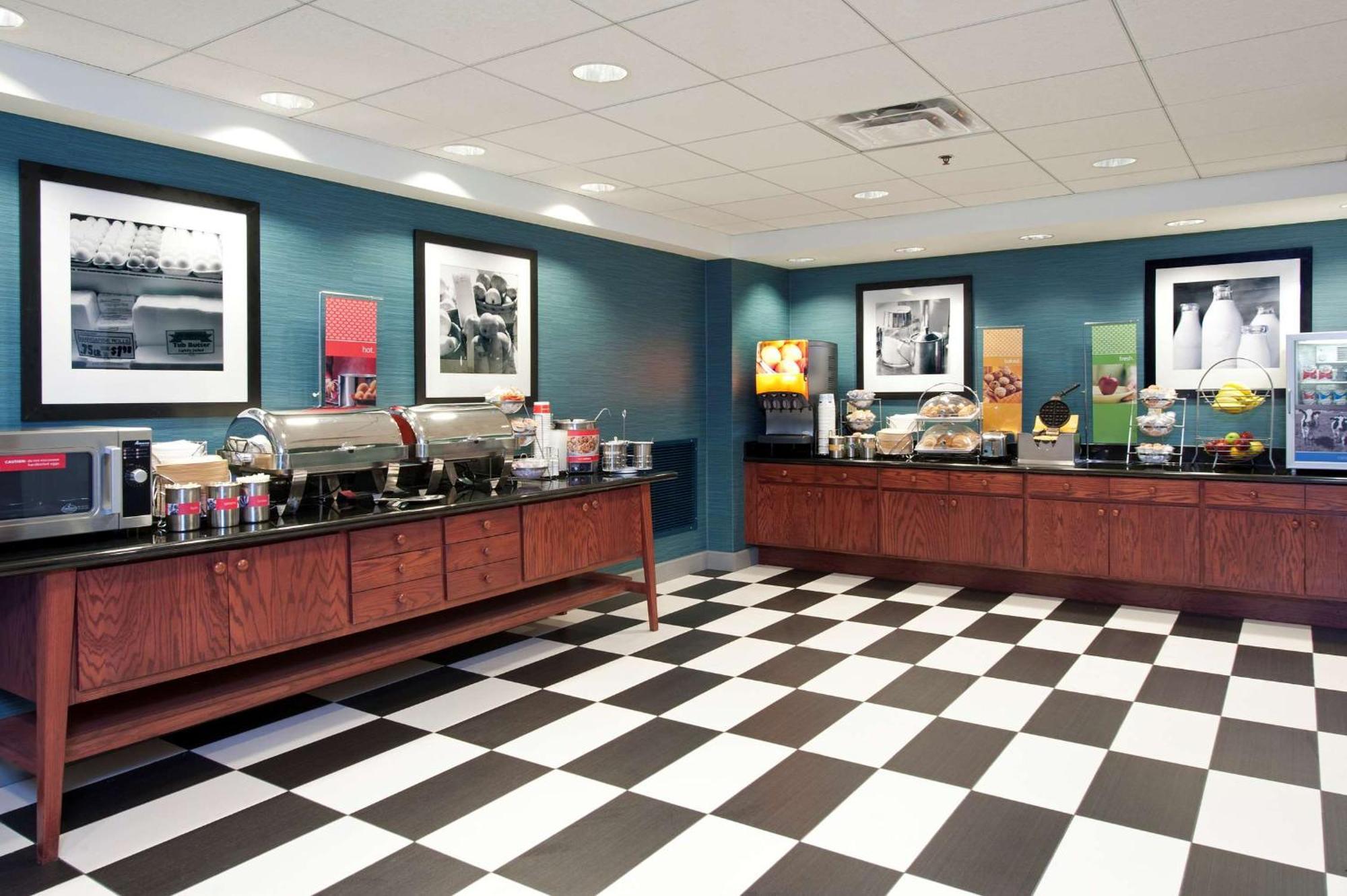 Hampton Inn & Suites Bloomington-Normal Exteriör bild