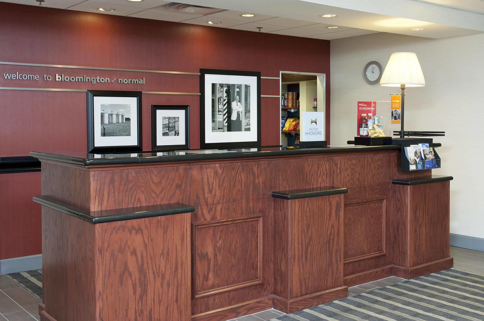Hampton Inn & Suites Bloomington-Normal Exteriör bild